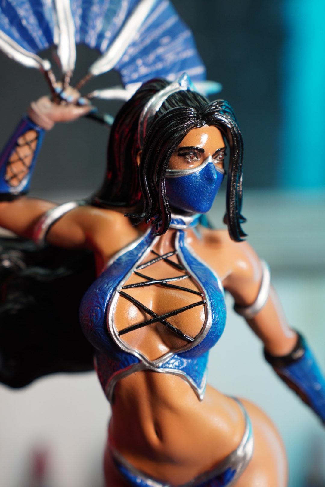 Kitana – Mortal Kombat | Figura Coleccionable